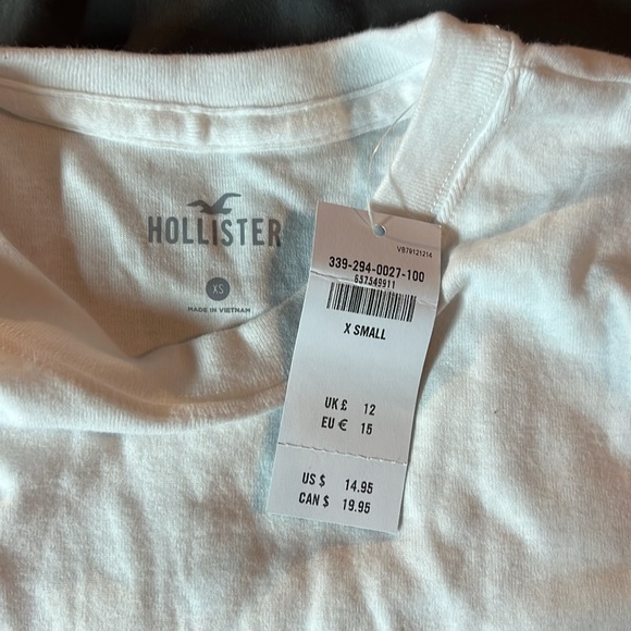 NWT Hollister Tee - Picture 2 of 3